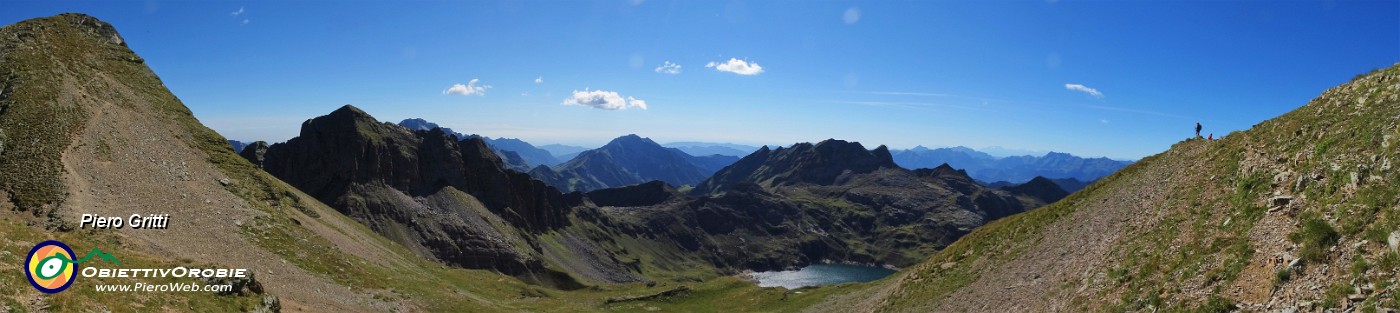 90 Scendiamo sull'erboso crinale ovest .jpg